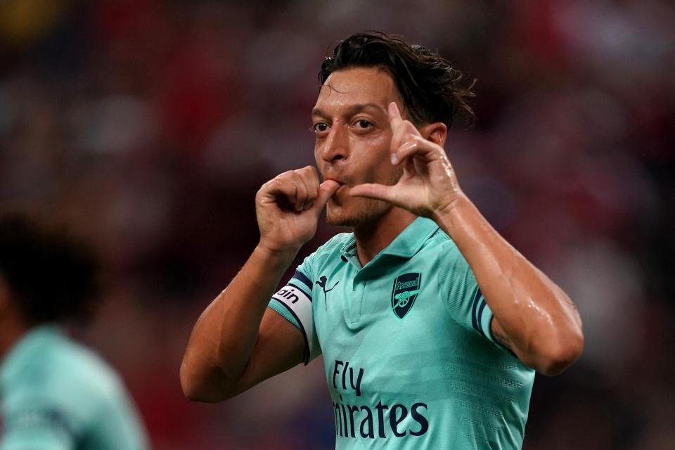 mesut-ozil-arsenal-captain